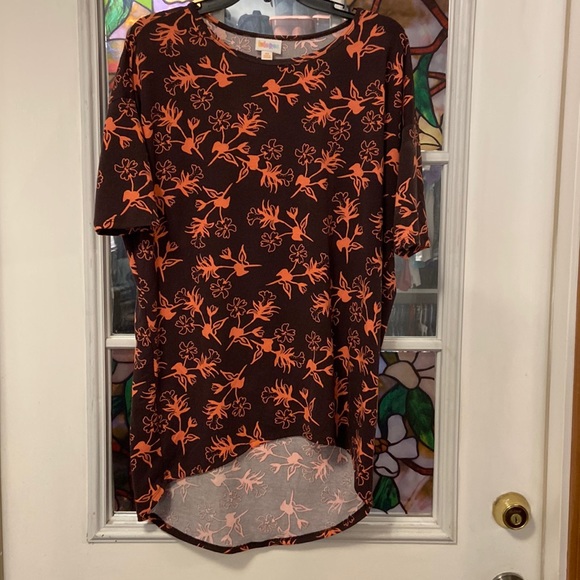 Used irma top lularoe - Picture 1 of 6